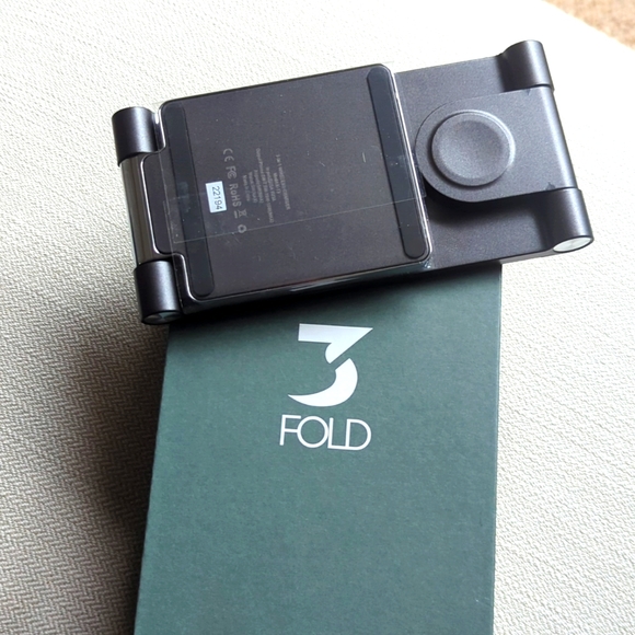 NEW Wireless charger - Picture 1 of 5